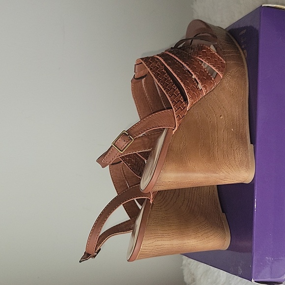 Madden Girl Cilo Cognac Wedge Sandals Size: US 9.5 - Picture 3 of 3